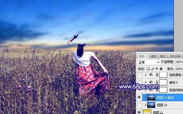 Photoshop调制出韩系暗蓝色草丛里人物图片
